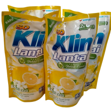 Soklin lantai sensasi natural essence lemon 770ml